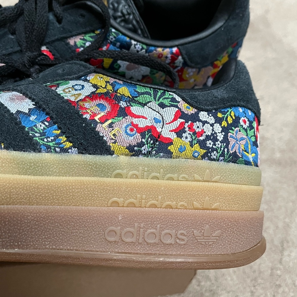 Adidas Gazelle Bold Liberty London Floral Embroidery Women's Sneakers, size 7 - Picture 5 of 9